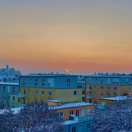 Central With Rooftop Terrace And View On The Alps منزل للإقامة *